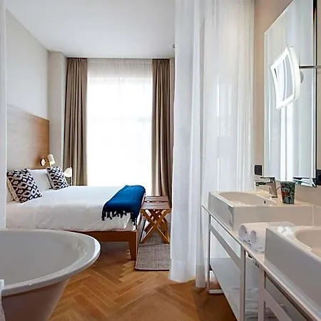 De Charme Laveno Hotel 4*
